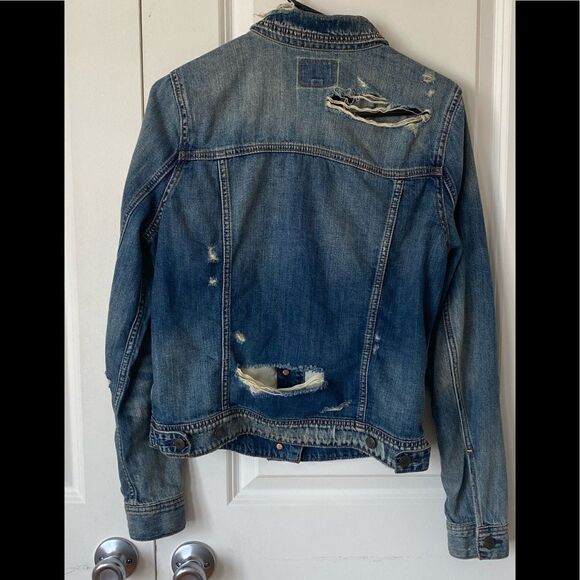 AE distressed jean jacket - Picture 2 of 8
